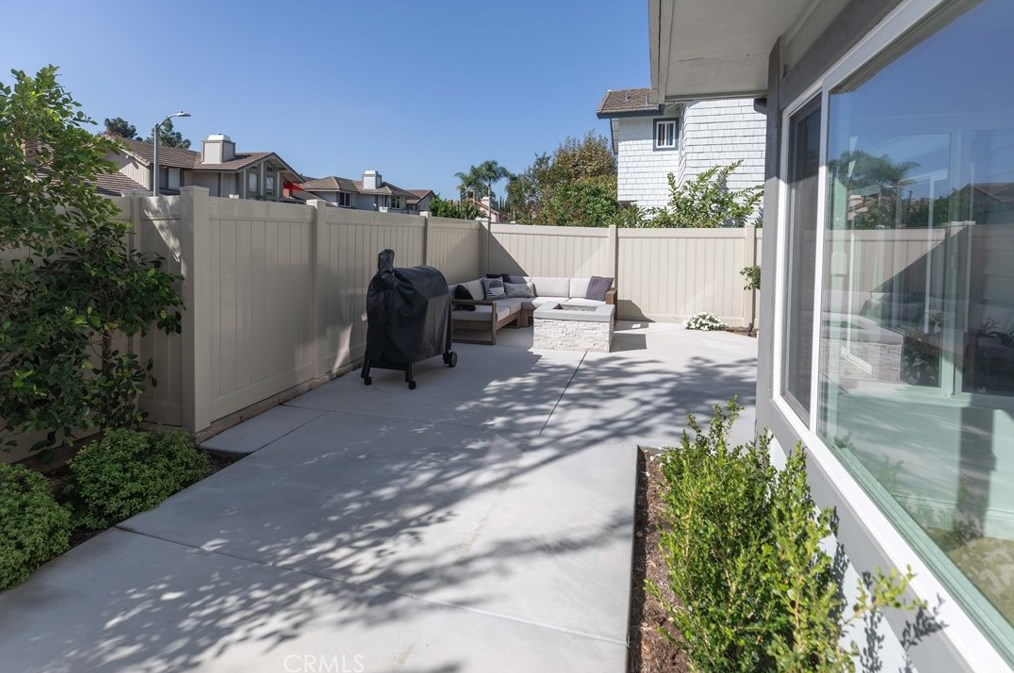 1117 Dennis Dr, Costa Mesa CA  92626-1650 exterior