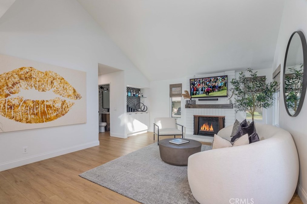 1117 Dennis Dr, Costa Mesa CA  92626-1650 exterior