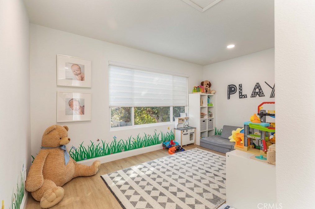 1117 Dennis Dr, Costa Mesa CA  92626-1650 exterior