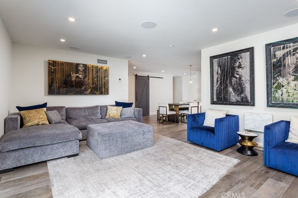 3102 Roanoke Ln, Costa Mesa CA  92626-3022 exterior