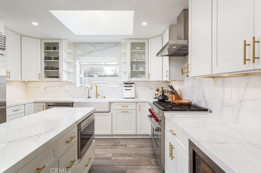 3102 Roanoke Ln, Costa Mesa CA  92626-3022 exterior