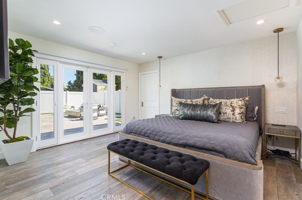 3102 Roanoke Ln, Costa Mesa CA  92626-3022 exterior