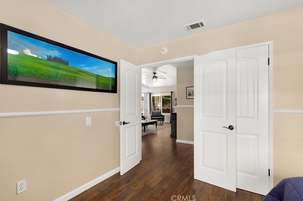 6842 Capstone Dr, Huntington Beach CA  92647-5606 exterior