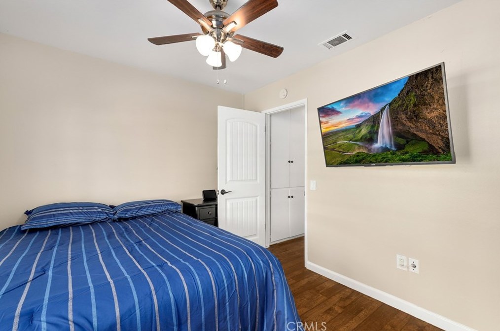 6842 Capstone Dr, Huntington Beach CA  92647-5606 exterior