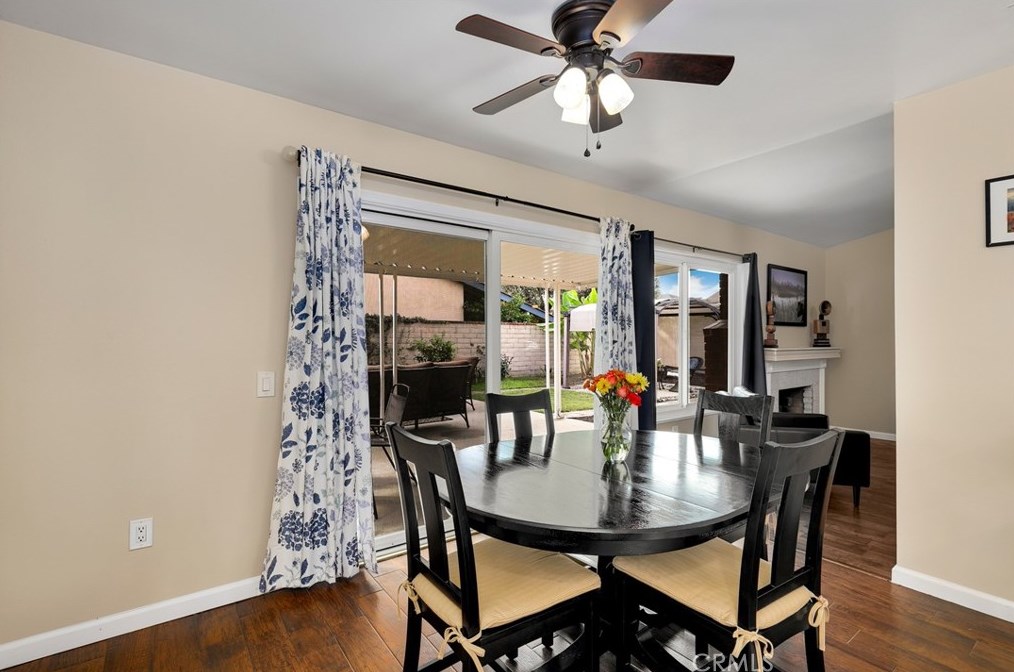 6842 Capstone Dr, Huntington Beach CA  92647-5606 exterior