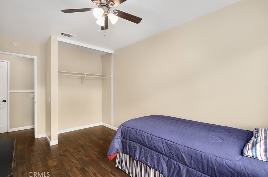 6842 Capstone Dr, Huntington Beach CA  92647-5606 exterior