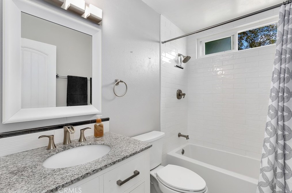 6842 Capstone Dr, Huntington Beach CA  92647-5606 exterior