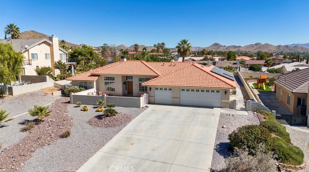 16269 Ridge View Dr, Apple Valley CA  92307-1271 exterior