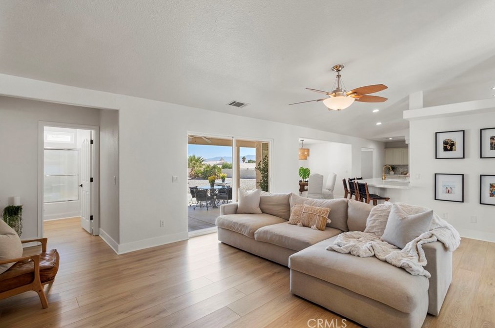 16269 Ridge View Dr, Apple Valley CA  92307-1271 exterior