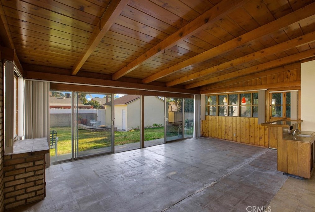 13118 Branford St, Los Angeles CA  91331-4712 exterior