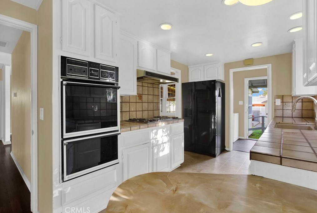 13118 Branford St, Los Angeles CA  91331-4712 exterior