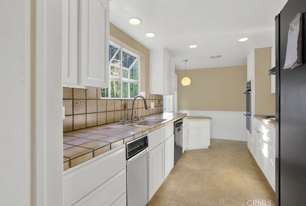 13118 Branford St, Los Angeles CA  91331-4712 exterior