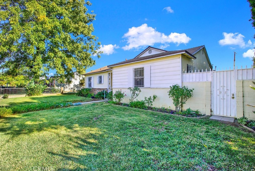 13118 Branford St, Los Angeles CA  91331-4712 exterior