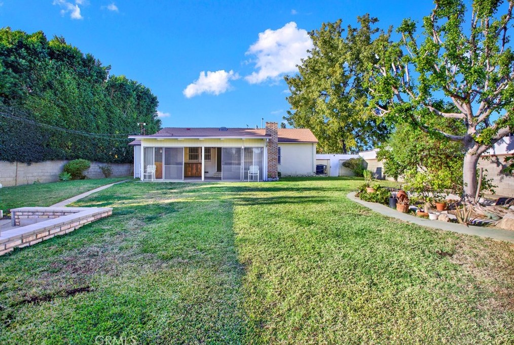 13118 Branford St, Los Angeles CA  91331-4712 exterior