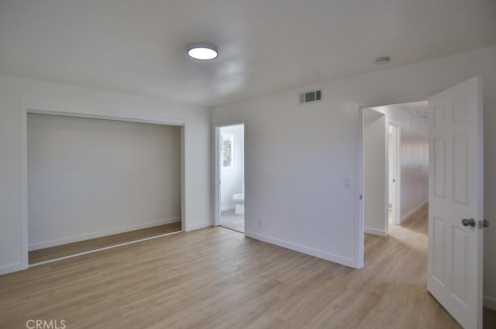 1804 46th St, Los Angeles CA  90058-1948 exterior