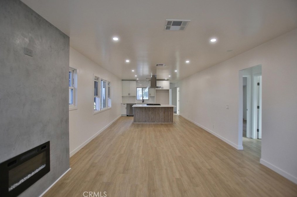 1804 46th St, Los Angeles CA  90058-1948 exterior