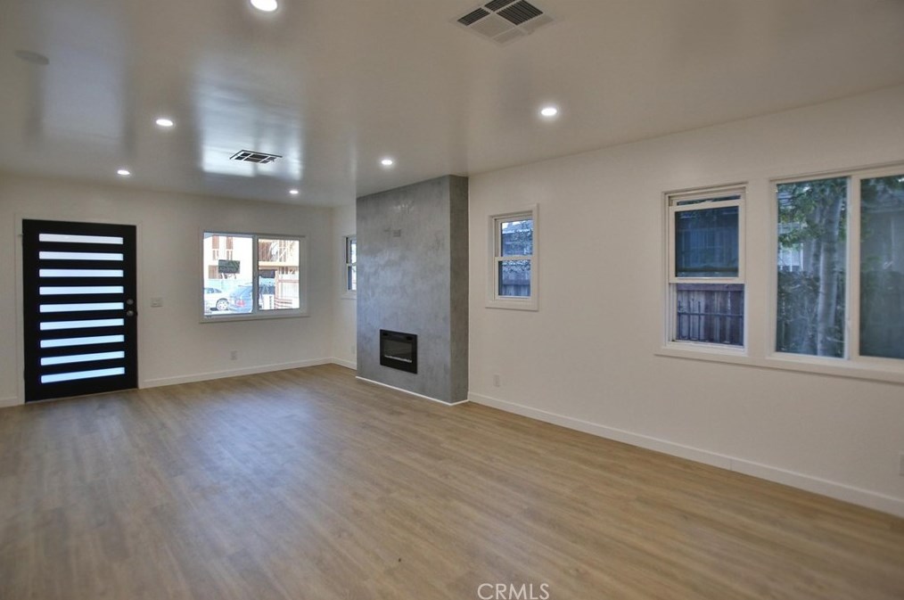 1804 46th St, Los Angeles CA  90058-1948 exterior