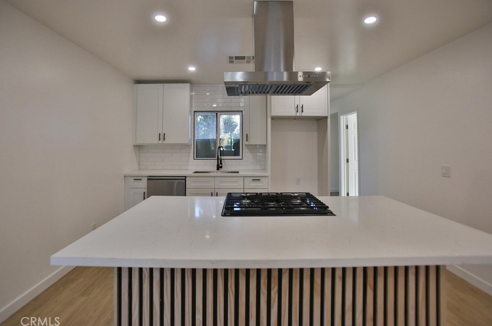 1804 46th St, Los Angeles CA  90058-1948 exterior