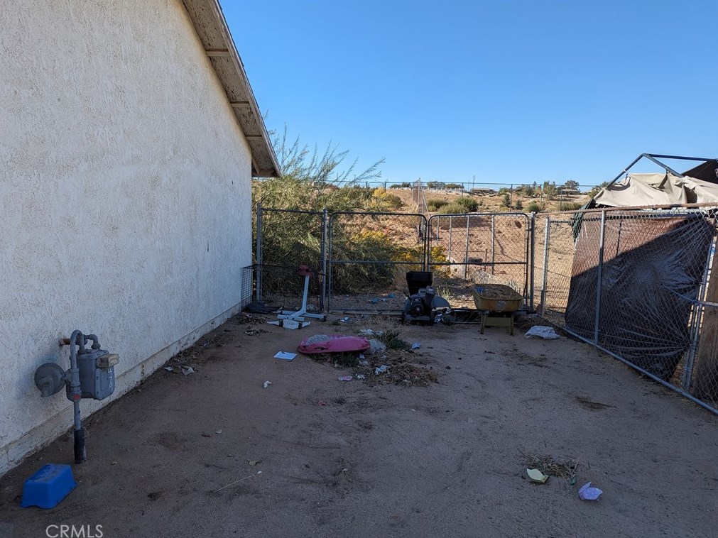 7694 Bangor Ave, Hesperia CA  92345-6858 exterior