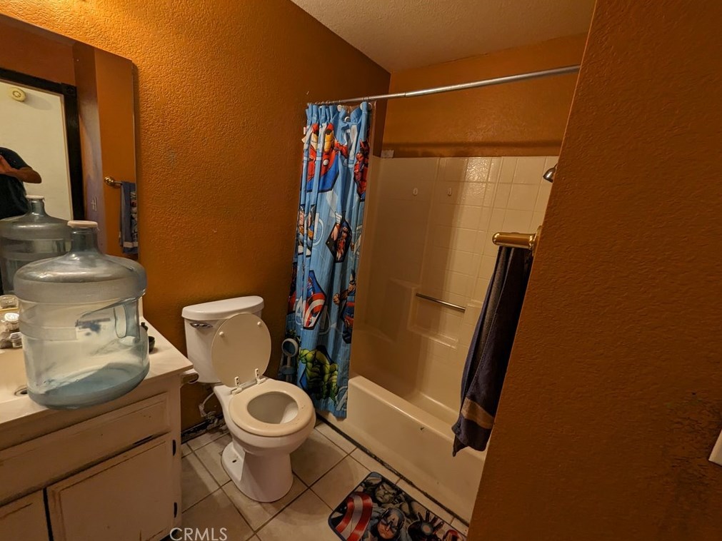 7694 Bangor Ave, Hesperia CA  92345-6858 exterior