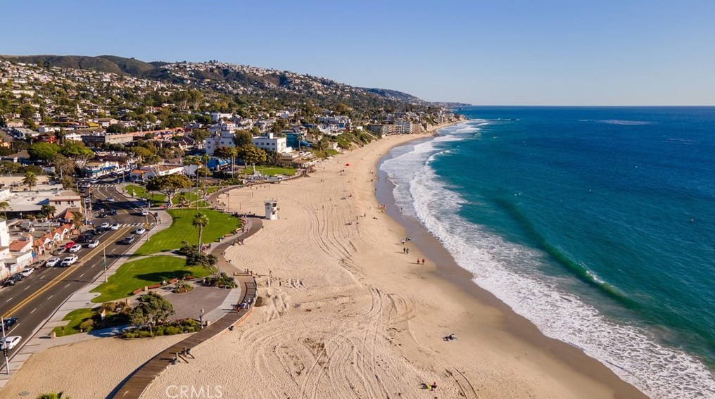 259 Lower Cliff Dr, Laguna Beach CA  92651-1804 exterior