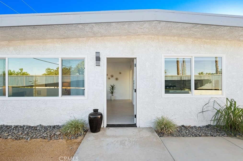 38855 Paradise Way, Cathedral City CA  92234-2356 exterior
