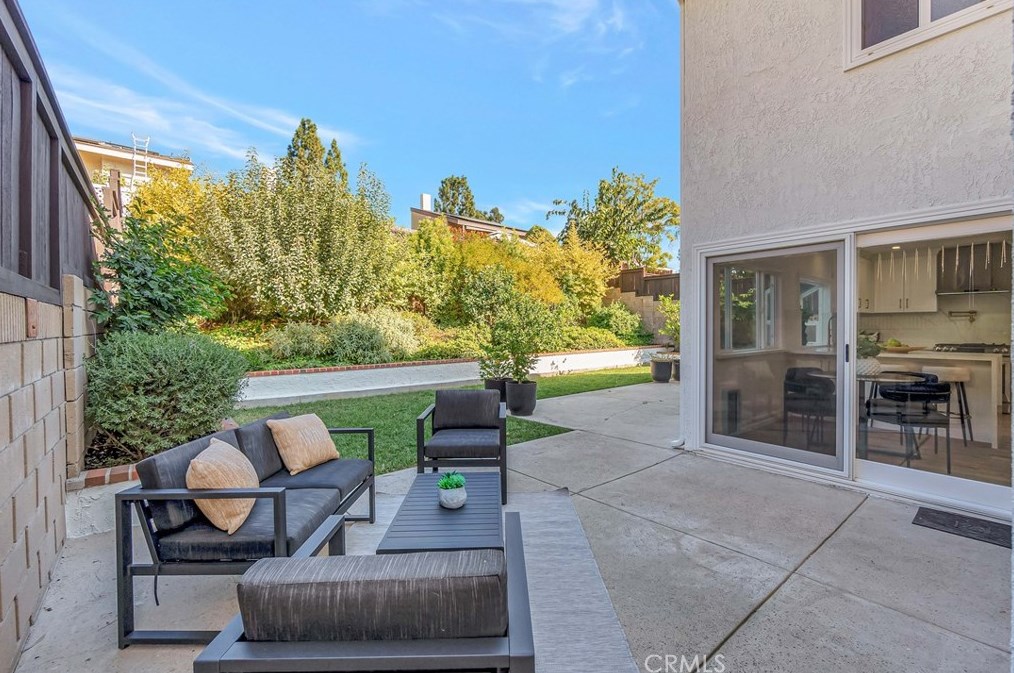 26121 Sally Dr, El Toro CA  92630-5540 exterior