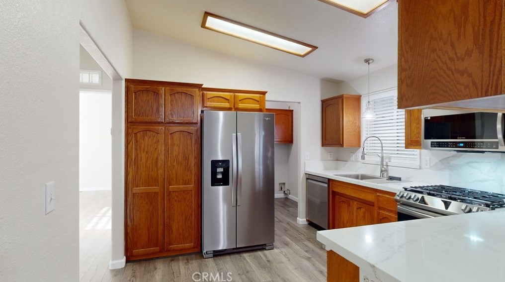 84 Seville, Tustin CA 92780-5958 exterior