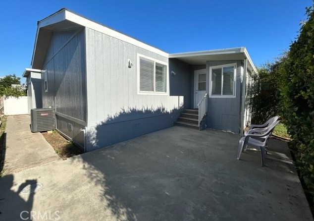 84 Seville, Tustin CA 92780-5958 exterior