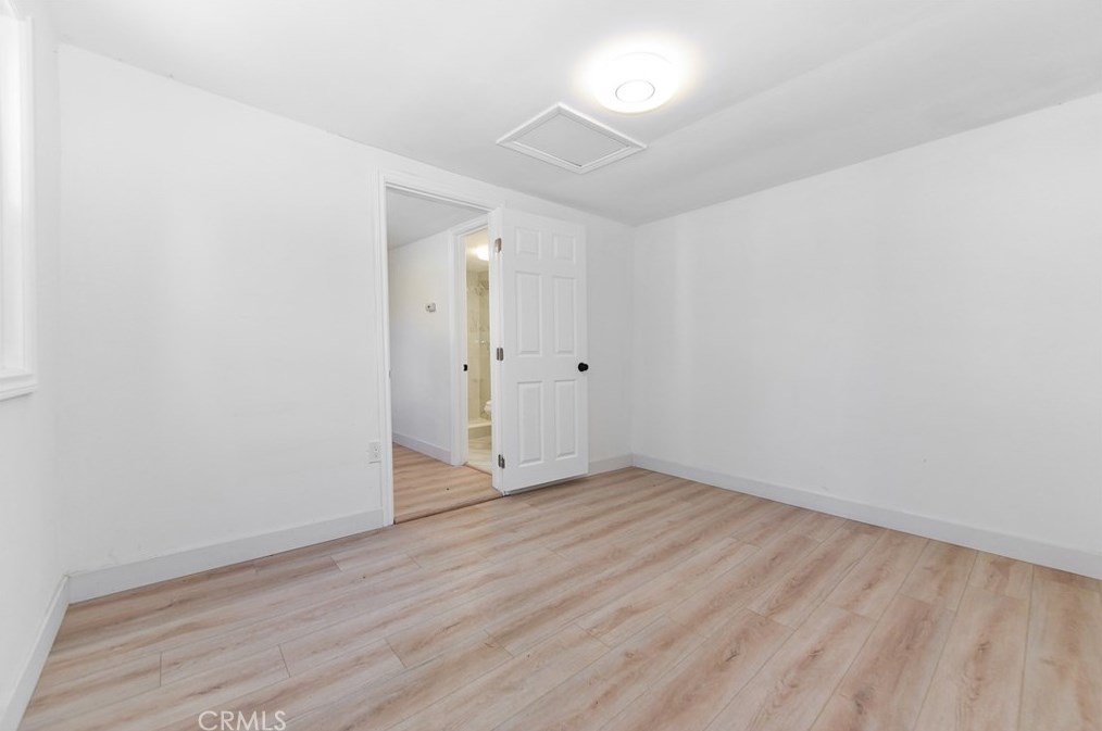 7032 Crebs Ave, Los Angeles CA  91335-4024 exterior