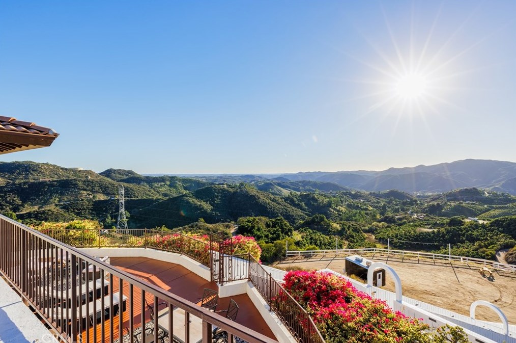 2375 Daily Dr, Fallbrook CA  92028-9101 exterior