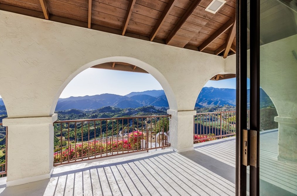 2375 Daily Dr, Fallbrook CA  92028-9101 exterior