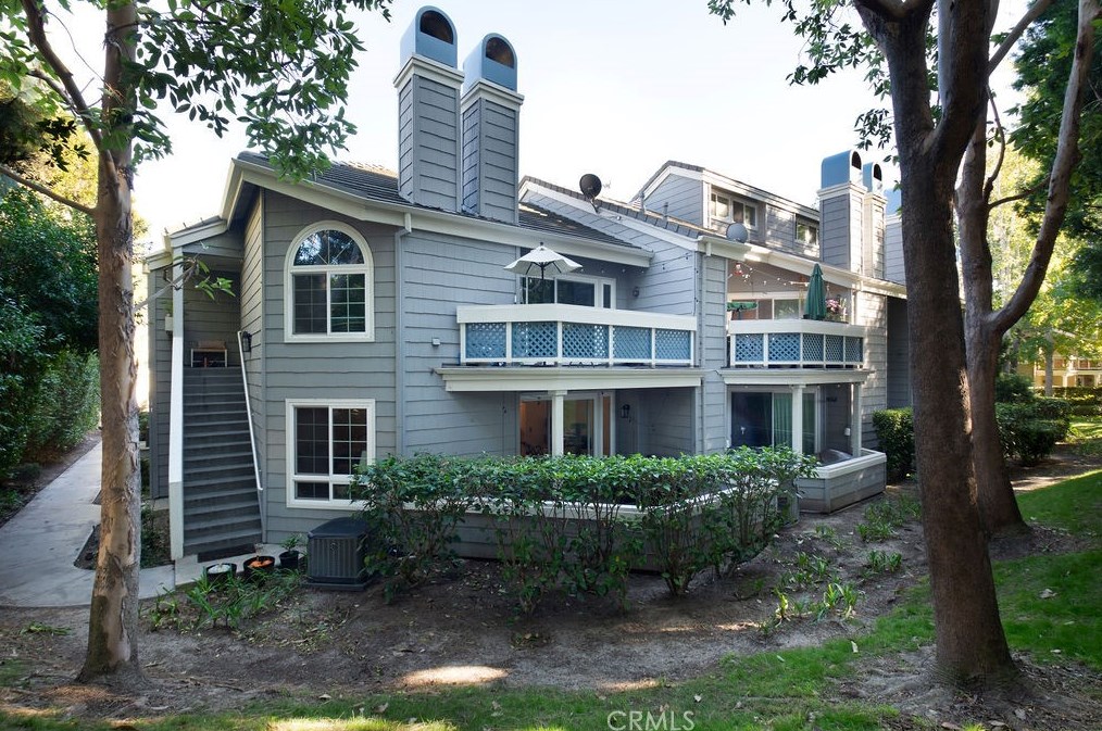 19311 Sunray Ln, Huntington Beach CA  92648-6426 exterior