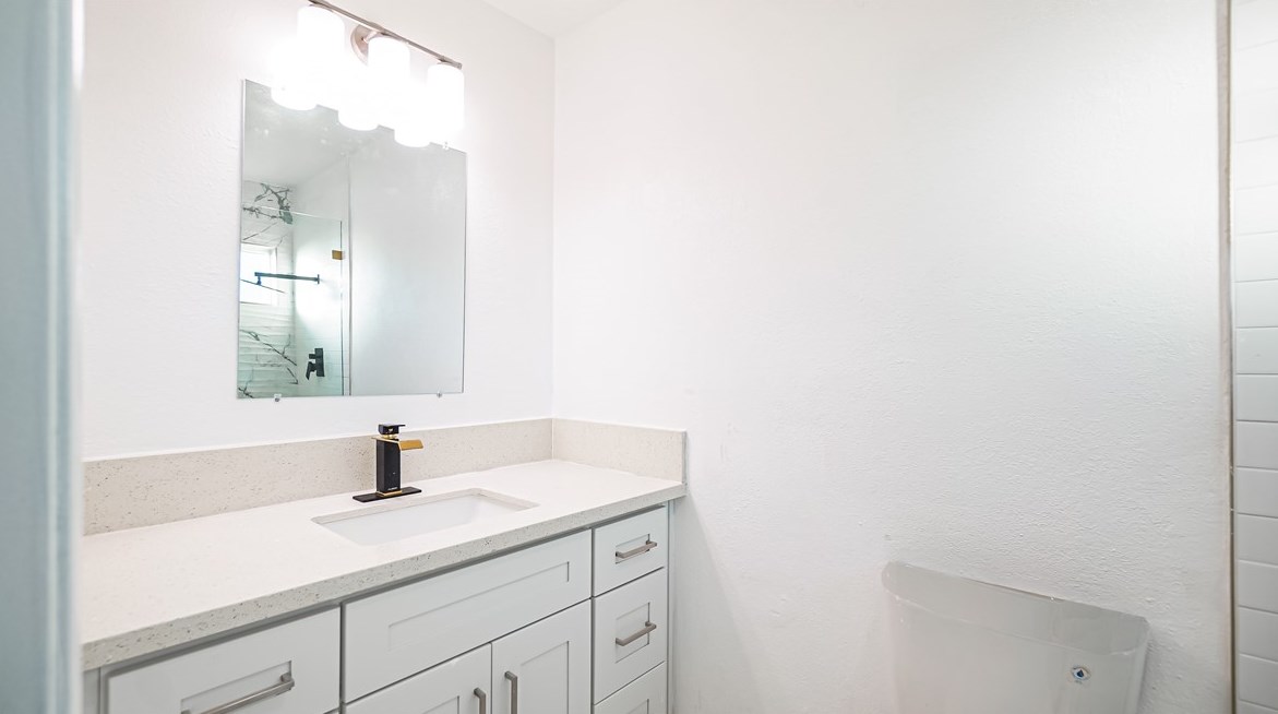 8898 8th Ave, Hesperia CA  92345-3963 exterior