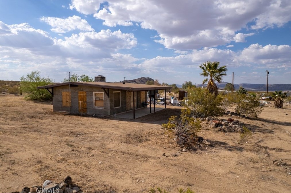 2633 Kickapoo Trl, Yucca Valley CA 92285-3419 exterior