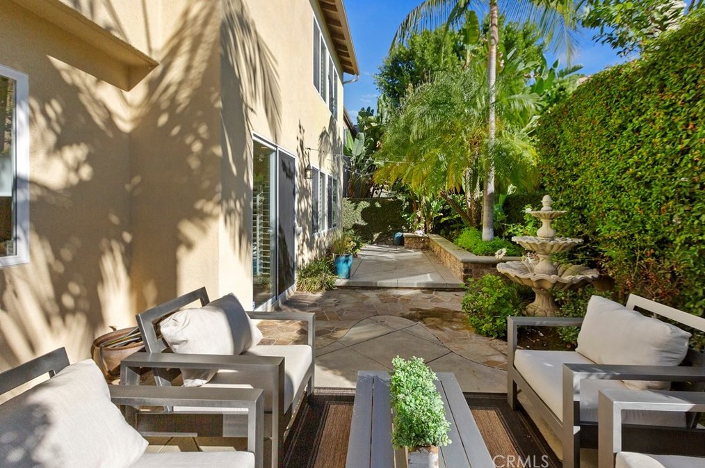 10 Hallwood, Irvine CA 92602-0944 exterior