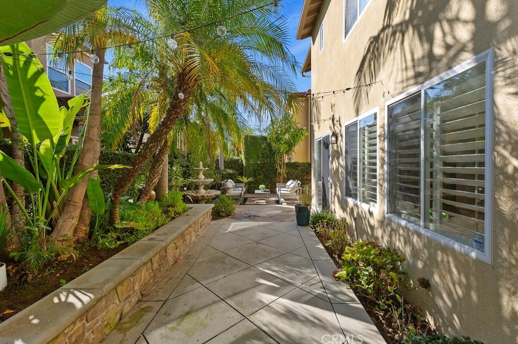 10 Hallwood, Irvine CA 92602-0944 exterior