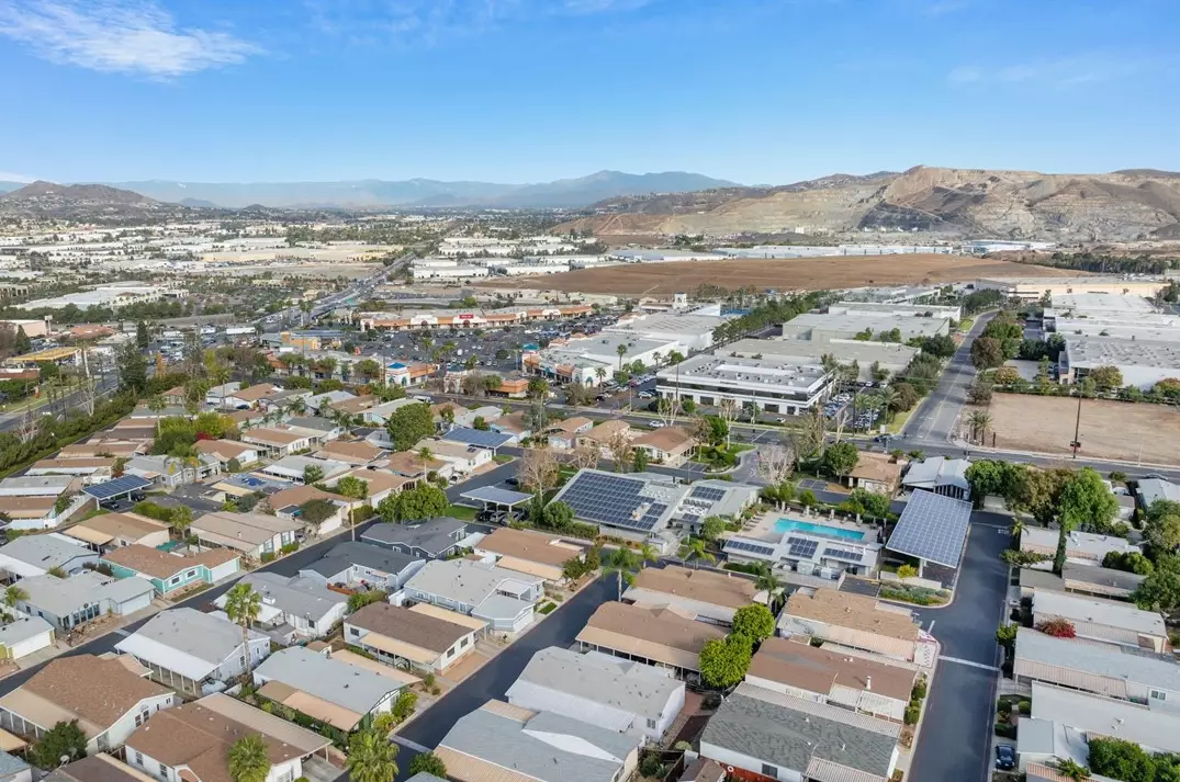 1550 Rimpau Ave, Corona CA  92881-3204 exterior