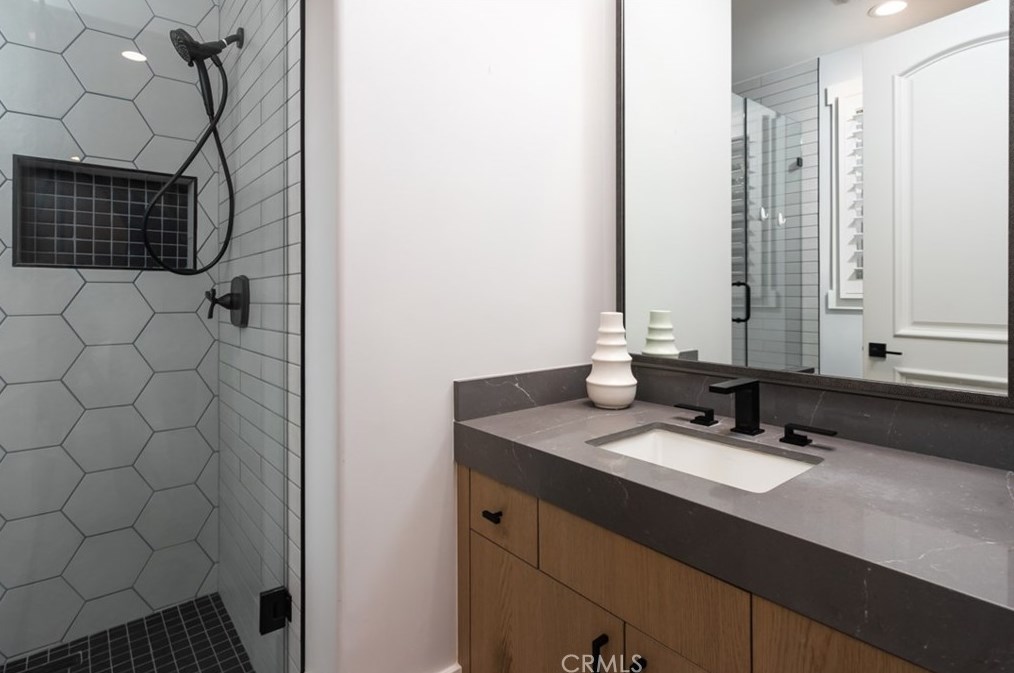 12 Clearview, Newport Beach CA  92657-1518 exterior