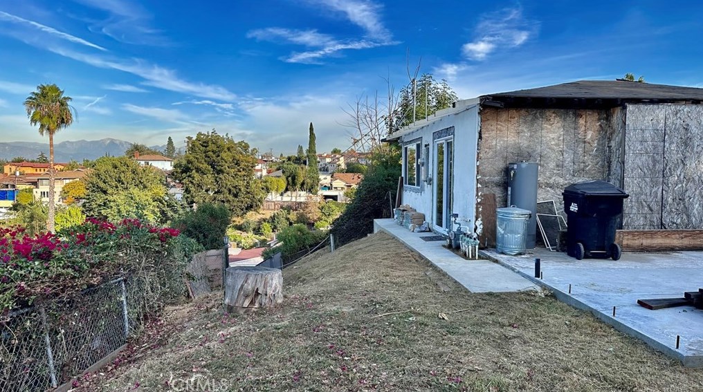 304 Graves Ave, Monterey Park CA  91755-4106 exterior