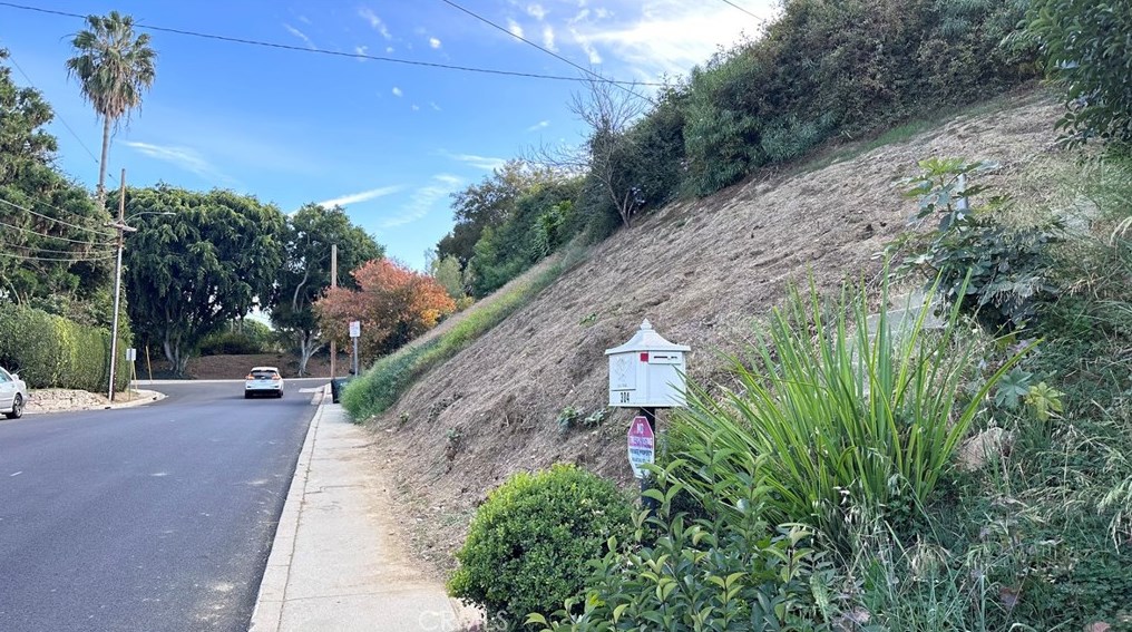 304 Graves Ave, Monterey Park CA  91755-4106 exterior