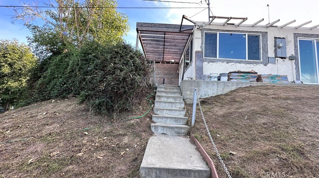 304 Graves Ave, Monterey Park CA  91755-4106 exterior