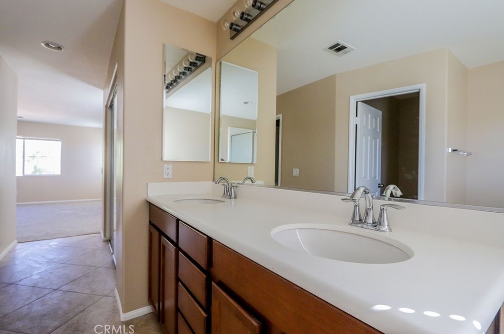 27212 Golden Field Ct, Moreno Valley CA  92555-4539 exterior