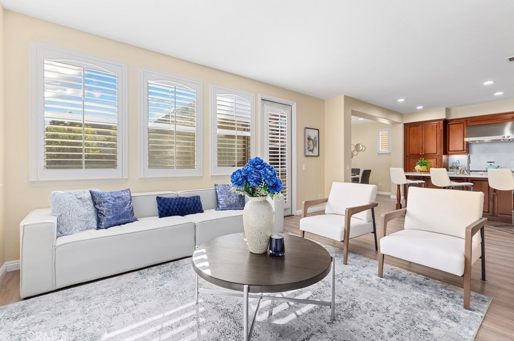 15510 Sonora St, Tustin CA  92782-1936 exterior