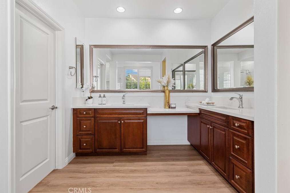 15510 Sonora St, Tustin CA  92782-1936 exterior