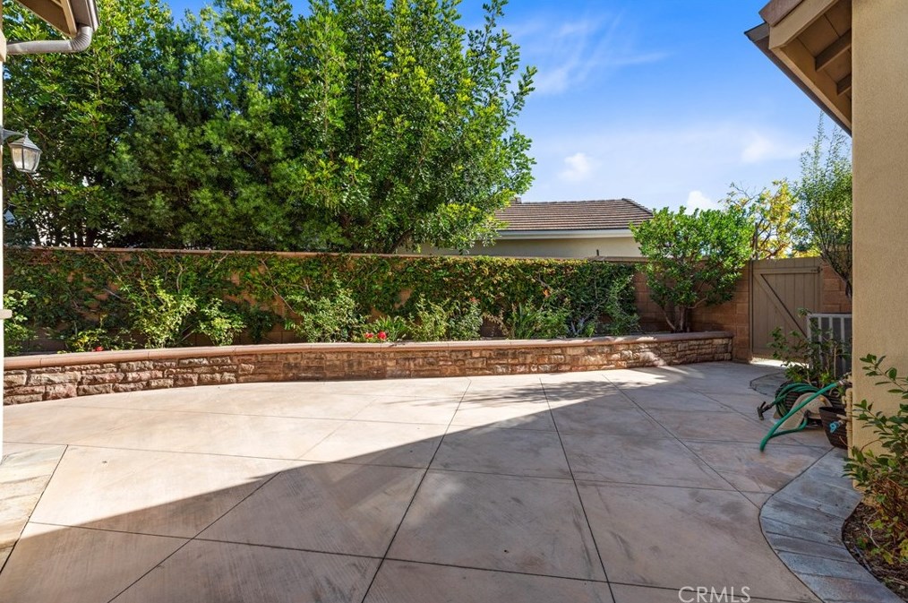 15510 Sonora St, Tustin CA  92782-1936 exterior