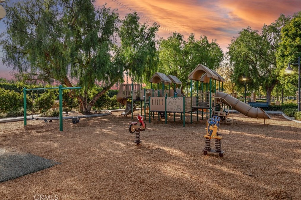 15510 Sonora St, Tustin CA  92782-1936 exterior