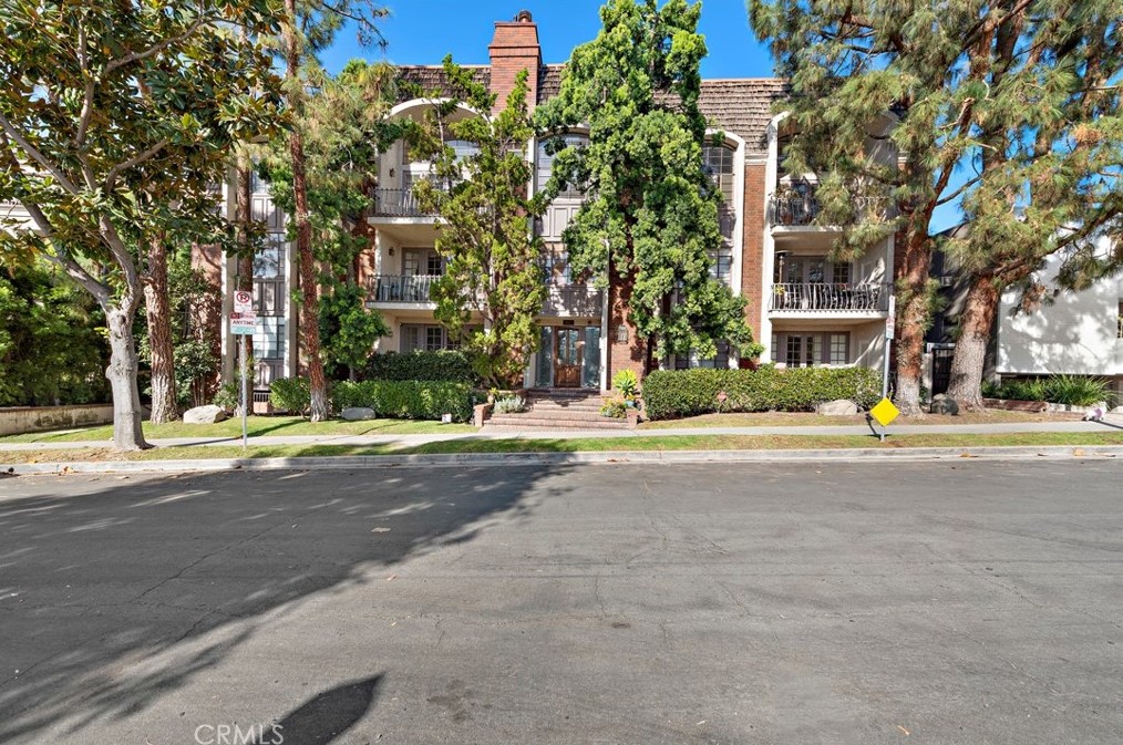 10327 Missouri Ave, Los Angeles CA  90025-6901 exterior