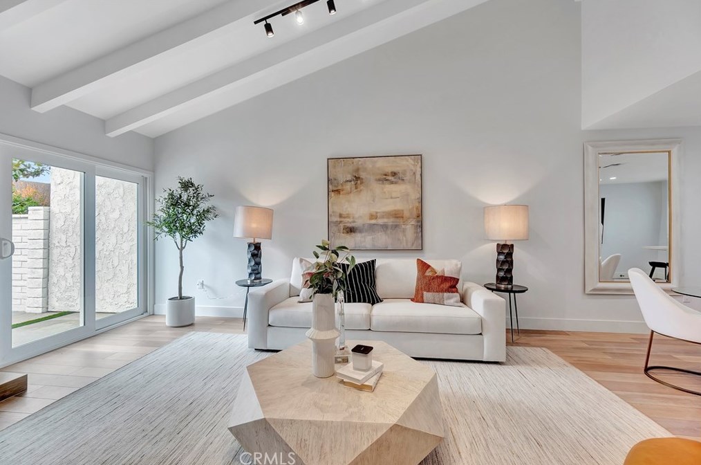 11 Whitewood Way, Irvine CA  92612-2722 exterior