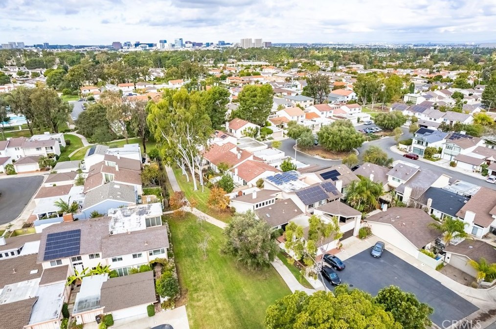 11 Whitewood Way, Irvine CA  92612-2722 exterior